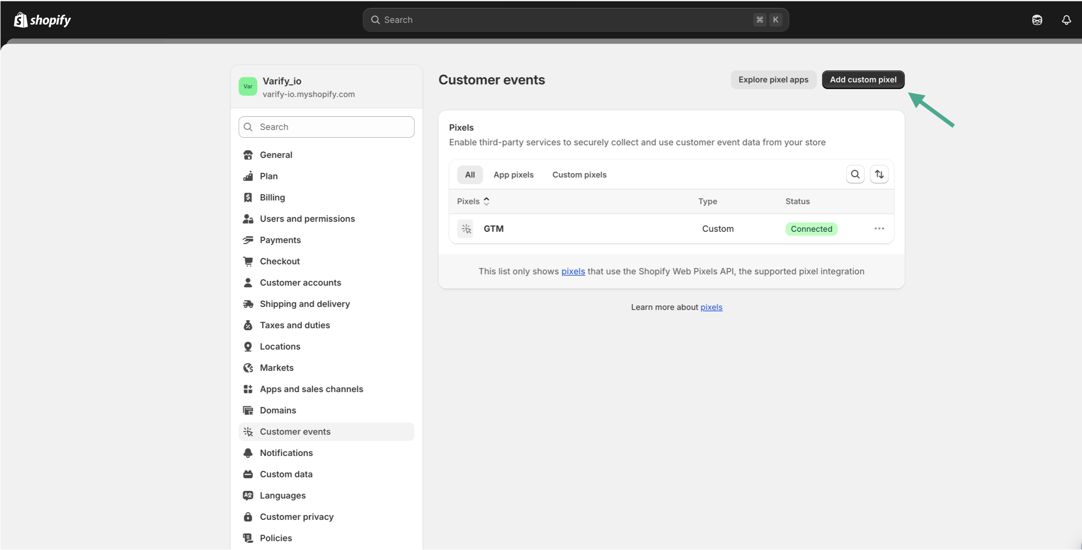 Shopify „Customer events“ with an arrow pointing at the button „Add custom pixel“ above the pixel list